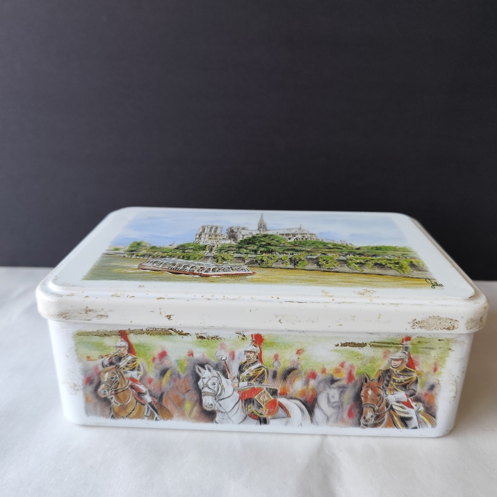 4/$50⭐️Massilly France Tin Box